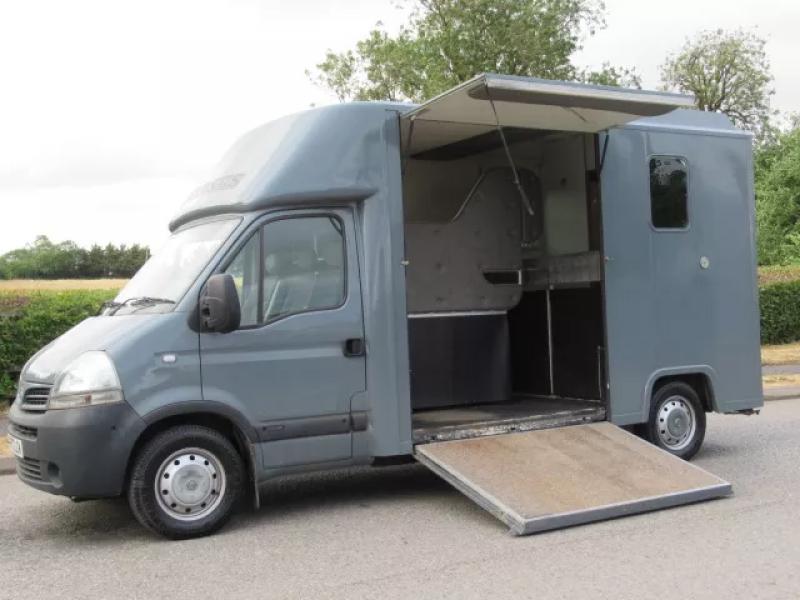 15-676-2007 Nissan Interstar 3.5 Ton Coach built by MTM Coach builders. Stalled for 2 rear facing.. Horsebox from new! Only 42,073 Miles